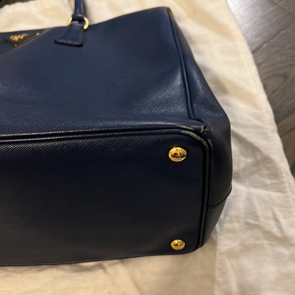 Prada bag - Picture 9 of 10